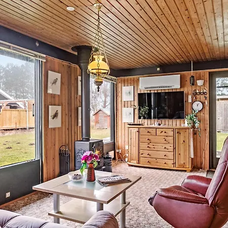 Amazing In Rdby With Kitchen 度假居 Rødby